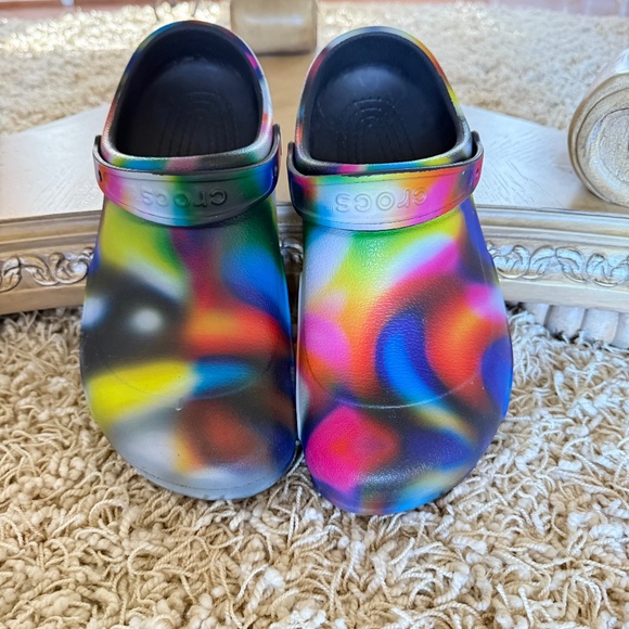 Crocs Bistro Graphic Clog Neon Tie Dye Work Casual Mens Size 13 - Picture 1 of 10